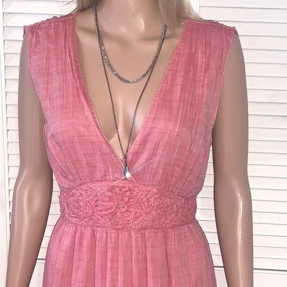 Max Studio Faded Red Sleeveless knee length Dress large V neck embroidered - Picture 7 of 7